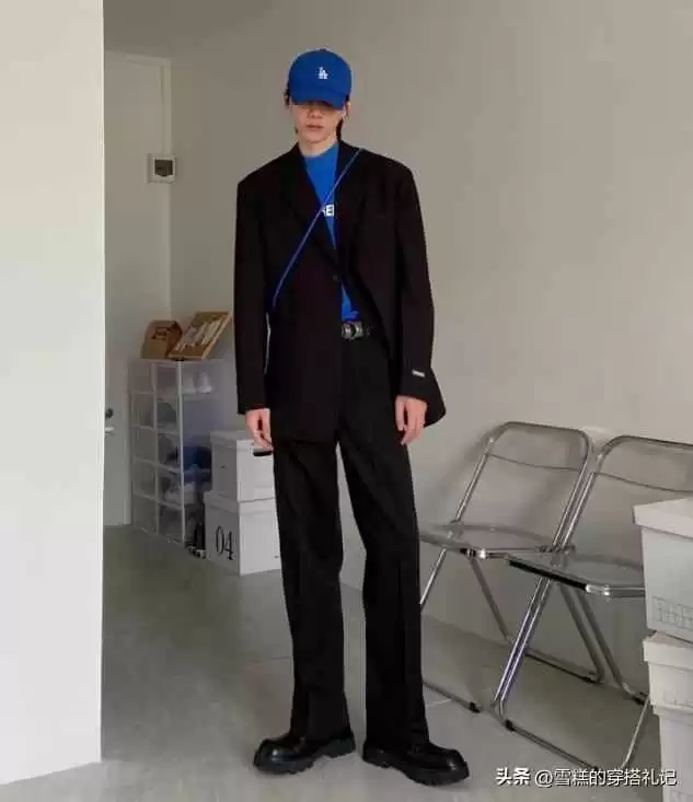 身高偏矮男生穿衣搭配：175cm以下男人选宽松上衣和直筒裤，显高显瘦又时髦