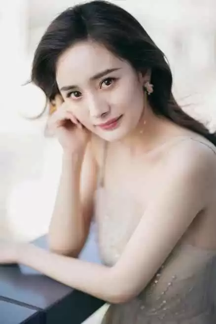 杨幂2025秋季穿搭指南