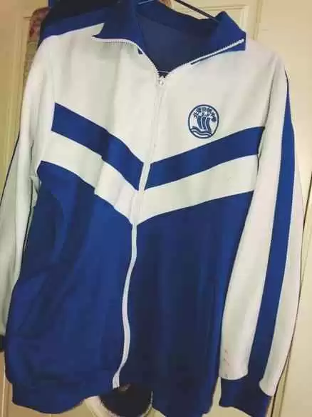 中学生校服穿衣搭配 天气这么冷,校服怎么穿? 中学生校服穿衣搭配 天气这么冷,校服怎么穿?