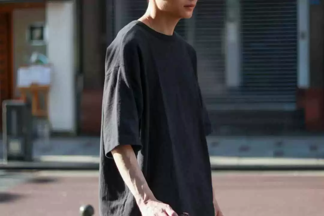 瘦人穿搭全攻略:告别“弱鸡”感,轻松提升形象魅力