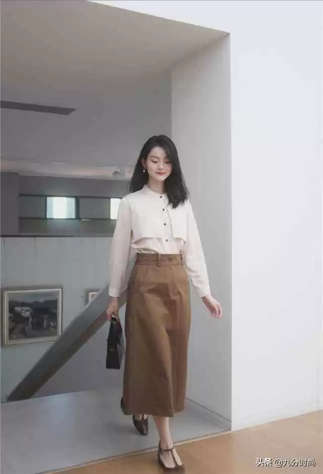 一衣多穿秘籍:少买衣服多搭配,四个技巧变身时尚达人