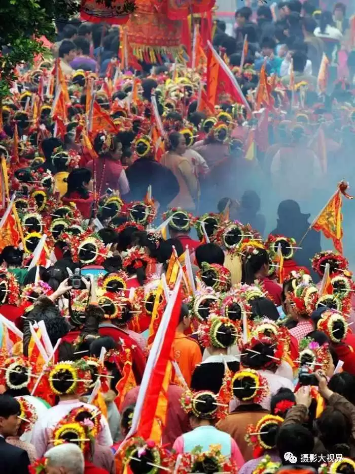 福州穿衣搭配秘籍:福建美女的时尚打扮全解析