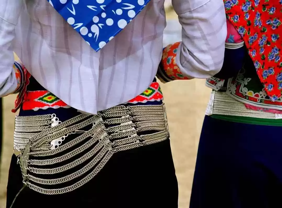 福州穿衣搭配秘籍:福建美女的时尚打扮全解析