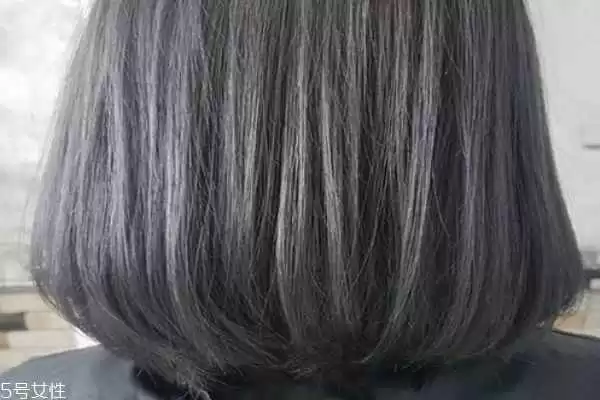 2025年最显年轻的发色清单 选对颜色让你瞬间减龄 2025年最显年轻的发色清单 选对颜色让你瞬间减龄