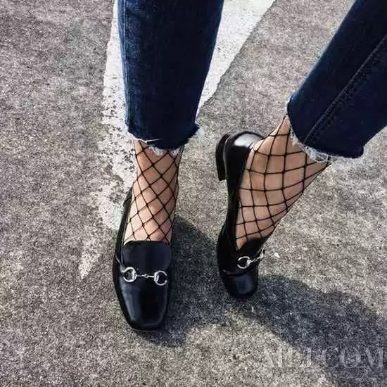 乐福鞋配袜子 穿对了是时髦穿错了是灾难