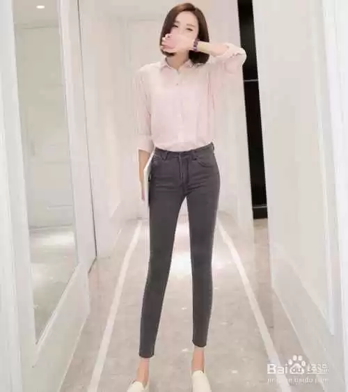 八分裤搭配上衣全攻略 穿出时尚好比例