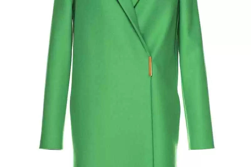 军绿色穿搭宝典 这样配色让你好看又高级