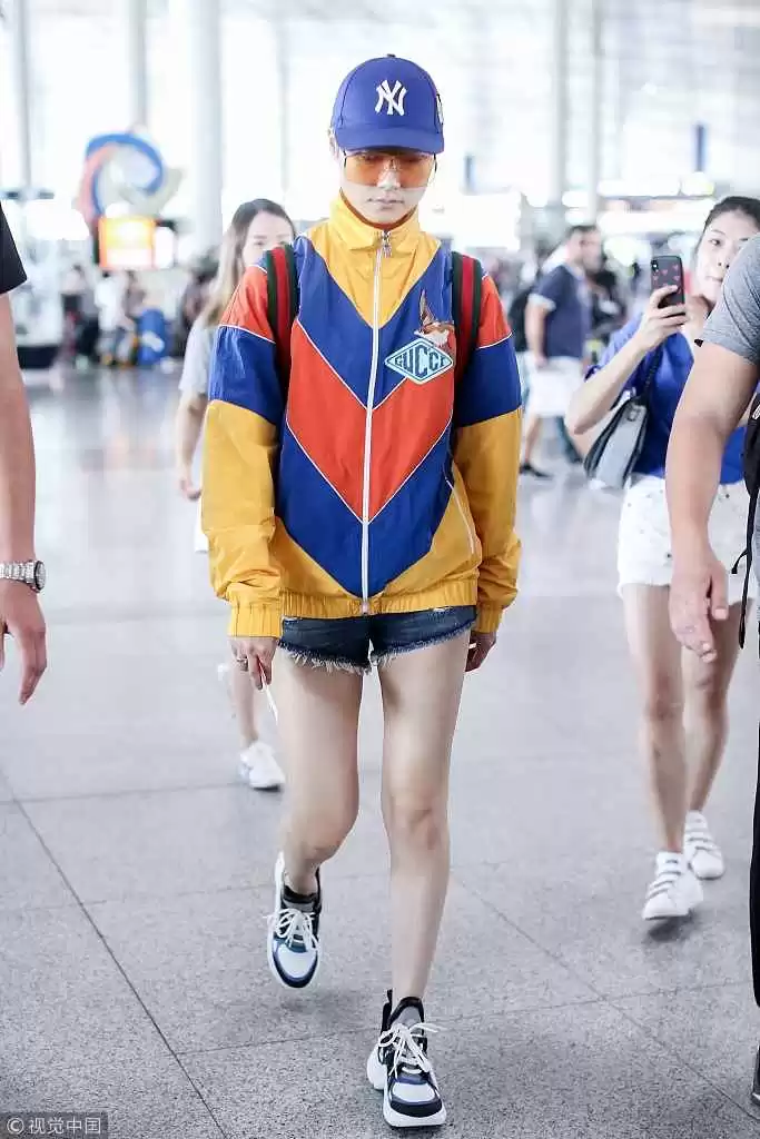 冲锋衣搭对鞋 时髦舒适全拿捏 三种场景穿出彩 冲锋衣搭对鞋 时髦舒适全拿捏 三种场景穿出彩