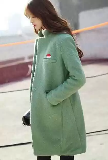 圆领毛衣外套搭配全攻略 基础款穿出花样时髦感