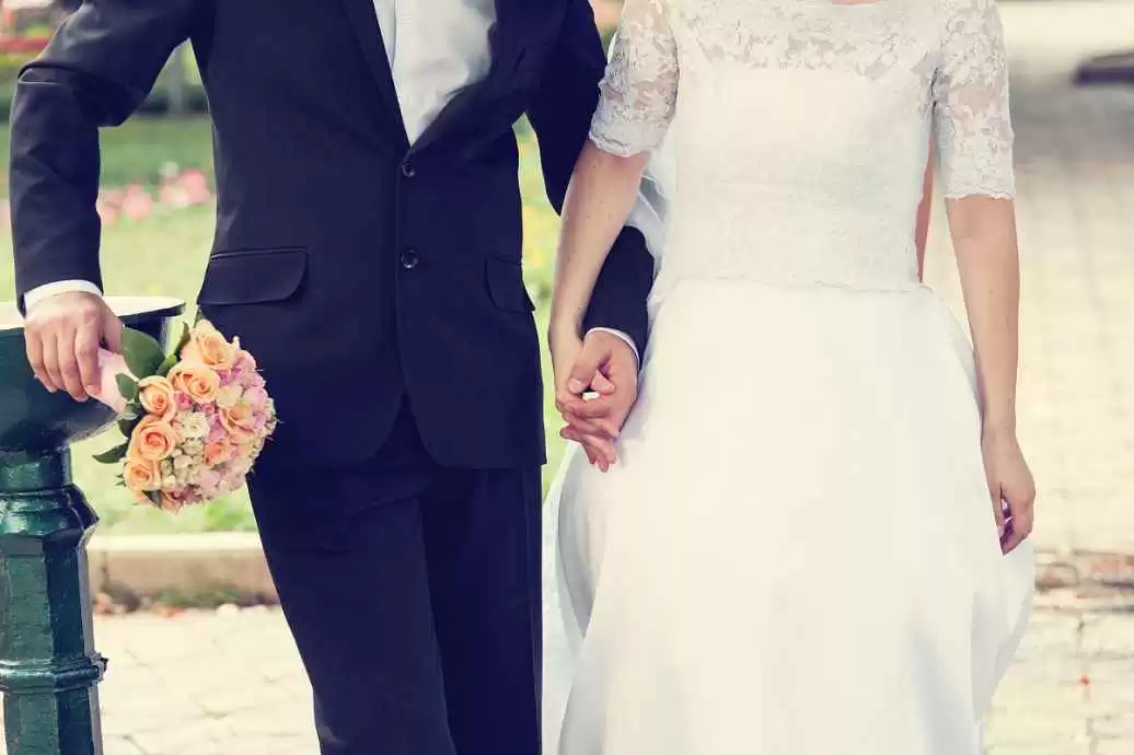 婚礼穿搭全指南 轻松得体不出错 婚礼穿搭全指南 轻松得体不出错