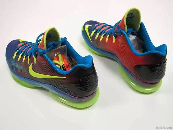 宝蓝色配色全攻略 这么搭配让你又美又高级 宝蓝色配色全攻略 这么搭配让你又美又高级