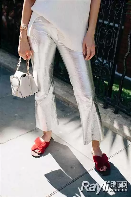 拖鞋配裤子穿搭全攻略让你时髦整个夏天