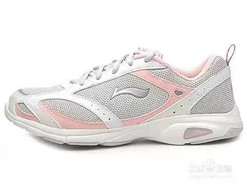 挑跑鞋别跟风！这三招让你避开膝盖疼和冤枉钱