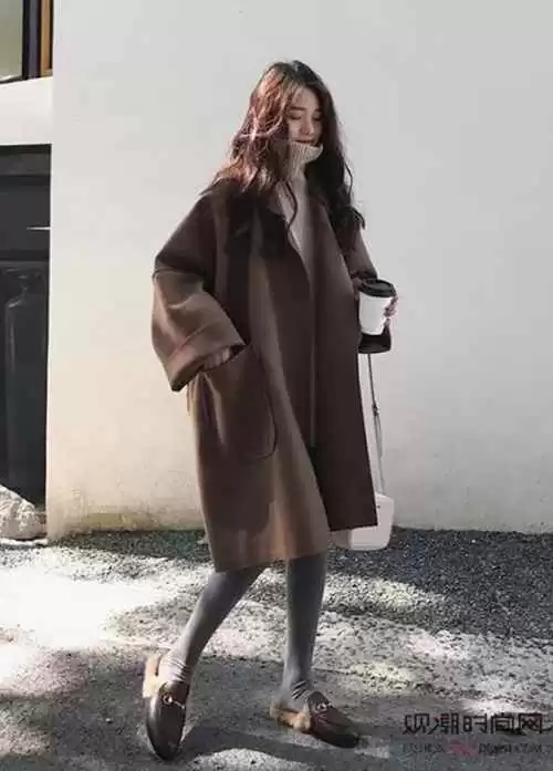 棕色毛衣外套搭配全攻略 温暖高级感轻松拿捏