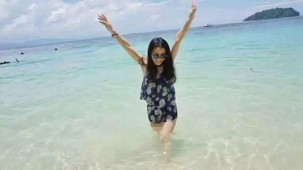 海边拍照穿对衣 轻松赢很大