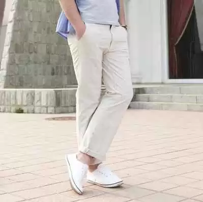 白色上衣的裤子配色密码：穿对颜色让你好看得不像话