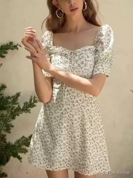 穿出丰满曲线这些小技巧让你胸部更显大