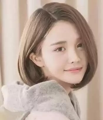 纤瘦身形发型指南：选对发型告别单薄感