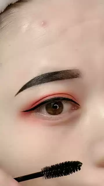 脸大妹子必看！选对眉形视觉上小一圈