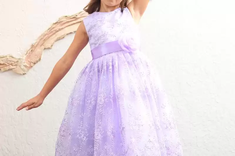 蓝色裙子配什么上衣显白又有气质，看完这篇搭配指南就够了