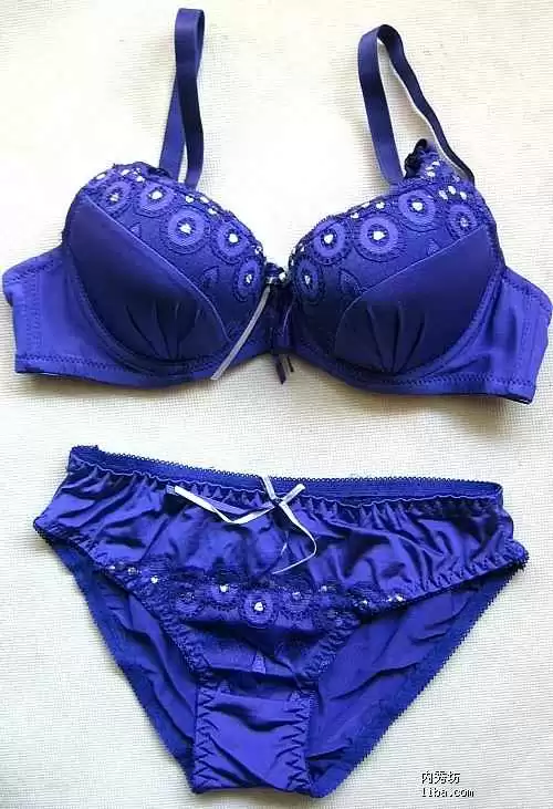 2025年内裤挑花眼 这篇实测指南让你闭眼入对品牌 2025年内裤挑花眼 这篇实测指南让你闭眼入对品牌