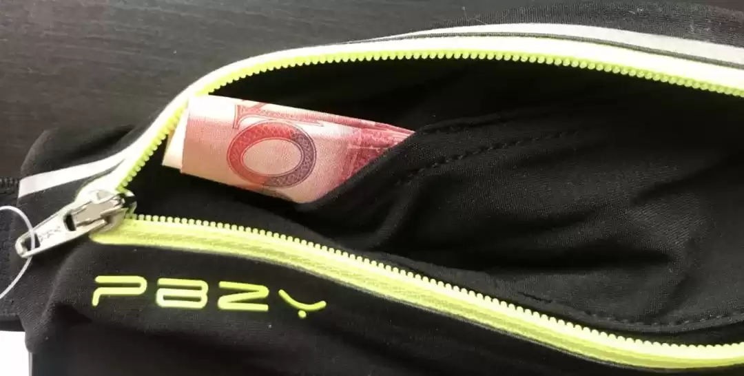 跑步腰包选购不翻车指南：贴合透气不晃荡才是硬道理