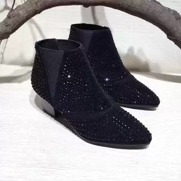 ASH艾熙是什么牌子？意法混血潮鞋的独特魅力与选购全攻略