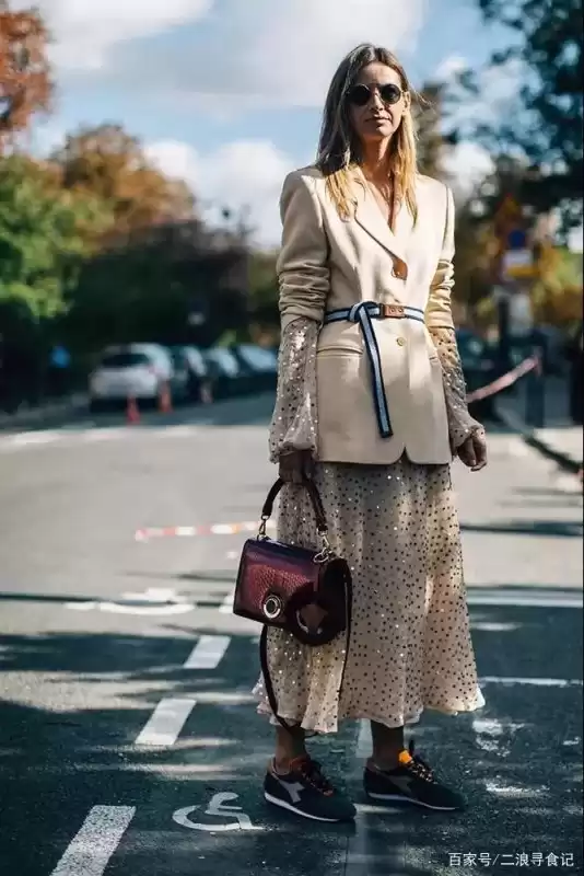 长纱裙的鞋子选择题 我都帮你试了一遍 长纱裙的鞋子选择题 我都帮你试了一遍