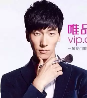 长脸男生发型指南：三款修饰脸型的实用选择