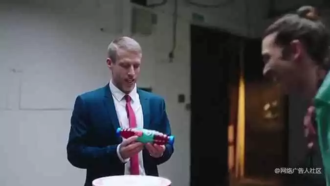 Oasis是啥牌子?从连衣裙到摇滚乐,这个名字可真忙 Oasis是啥牌子?从连衣裙到摇滚乐,这个名字可真忙