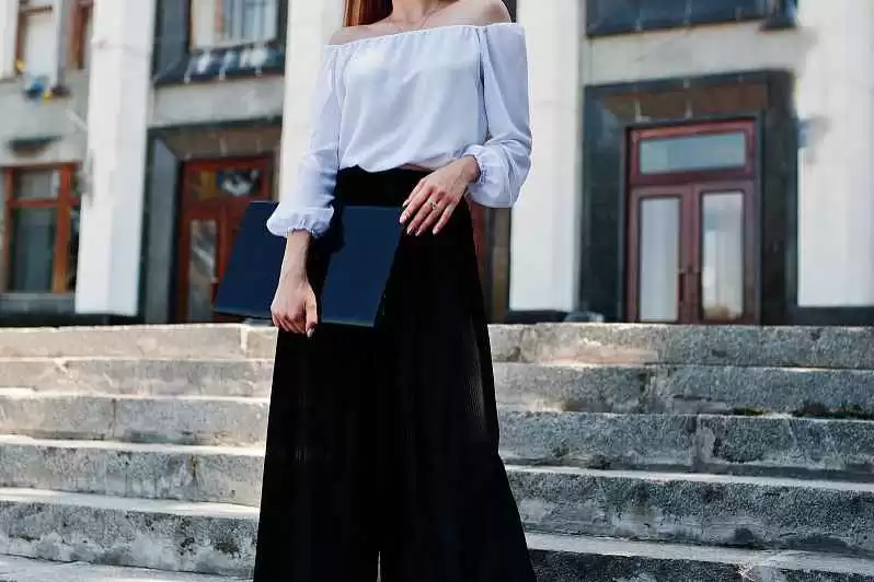 一步裙上衣搭配全攻略 穿出属于你的优雅风 一步裙上衣搭配全攻略 穿出属于你的优雅风