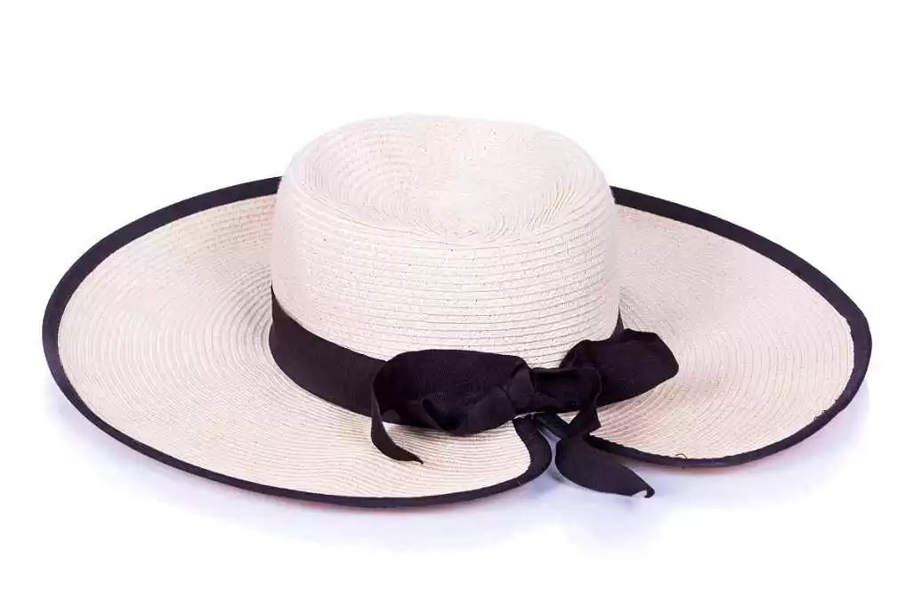 夏天选帽指南：防晒时髦两不误，告别闷热晒伤尴尬