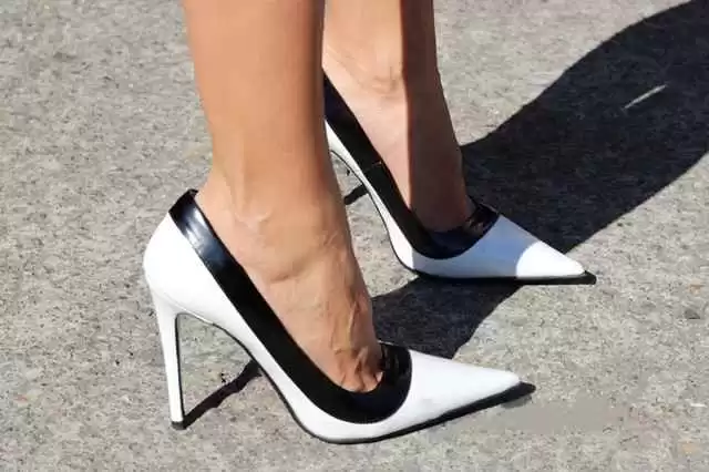 挑对一双舒服鞋 走路姿态不累健康常伴 挑对一双舒服鞋 走路姿态不累健康常伴