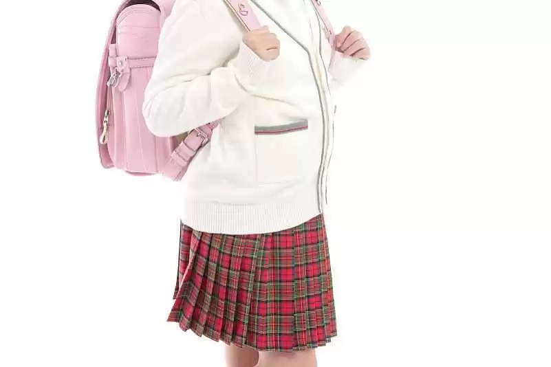 新学期学生穿搭全攻略 校服自由切换都不怕