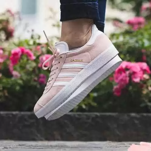 新鞋磨脚痛到怀疑人生 这些秘诀让你轻松应对