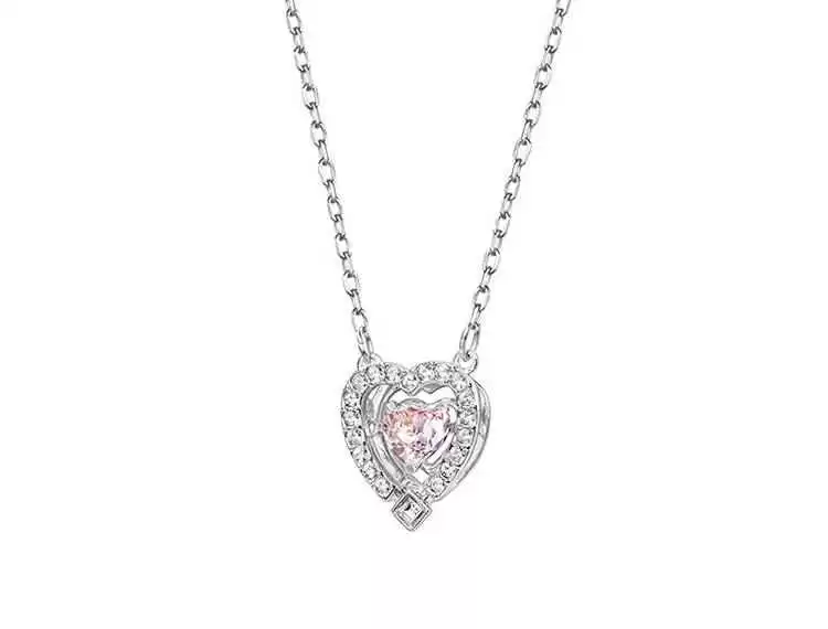 施华洛世奇不为人知的多面真相 到底是高级水晶还是精致玻璃