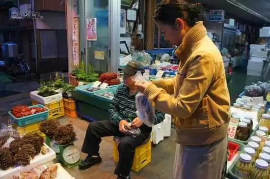 早市摆摊寻宝图 这样选品让钱袋鼓起来