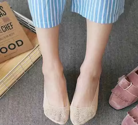 浅口单鞋袜子搭配全指南 隐形时髦与舒适我都要