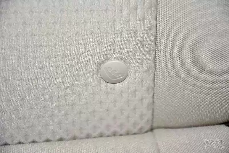 浅色是什么颜色 全面解读柔和色彩的魅力