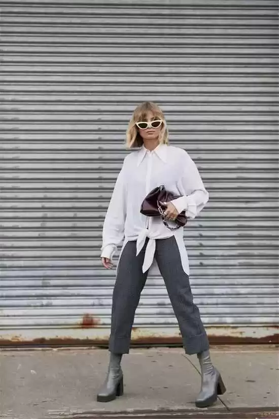 灰色上衣的万能搭配指南 穿出毫不费力的高级感