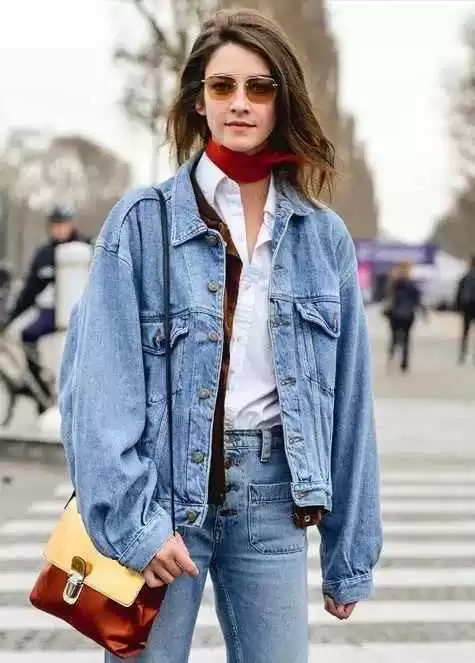 牛仔外套内搭全攻略 这样穿时髦不撞衫