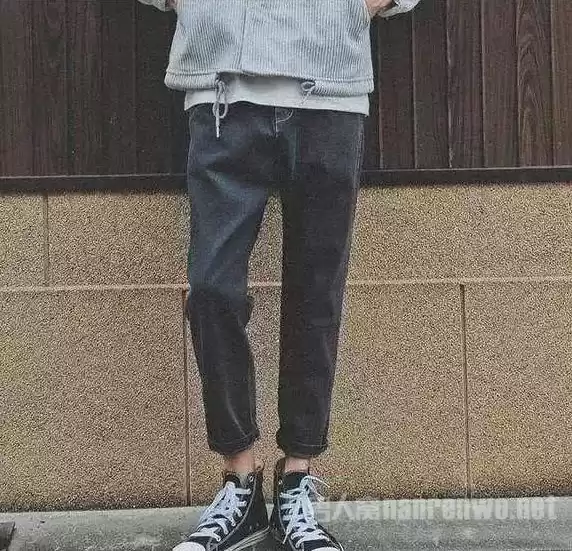 男士卫衣搭配裤子全攻略，穿对裤子帅出新高度