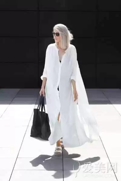 白色长裙配鞋全攻略，这样搭美翻整个季节