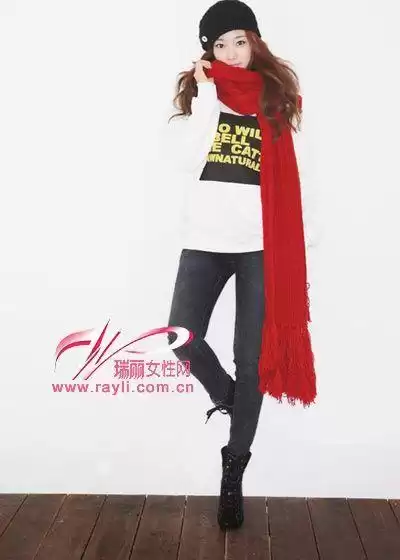 红色衣服围巾搭配全攻略让你穿出惊艳感