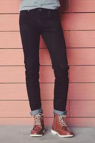 红色裤子配什么鞋子看这篇就够了