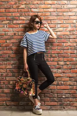 红鞋搭配全攻略：这样穿衣服时髦又吸睛