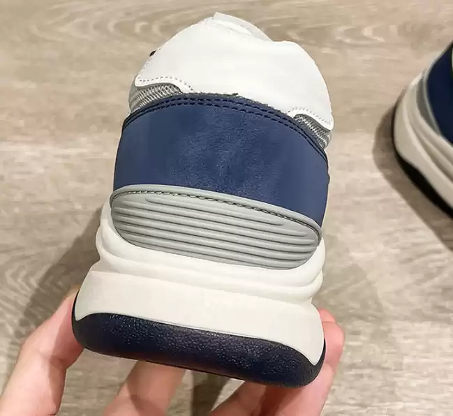 胖子挑鞋别犯愁，记住这几招舒服又显瘦