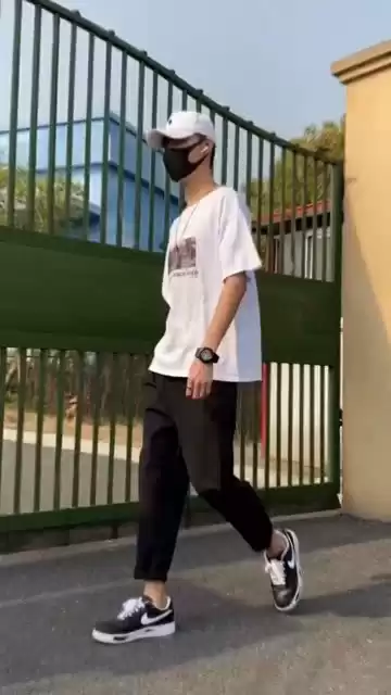 黄色短袖搭配裤子秘籍穿出你的夏日风采